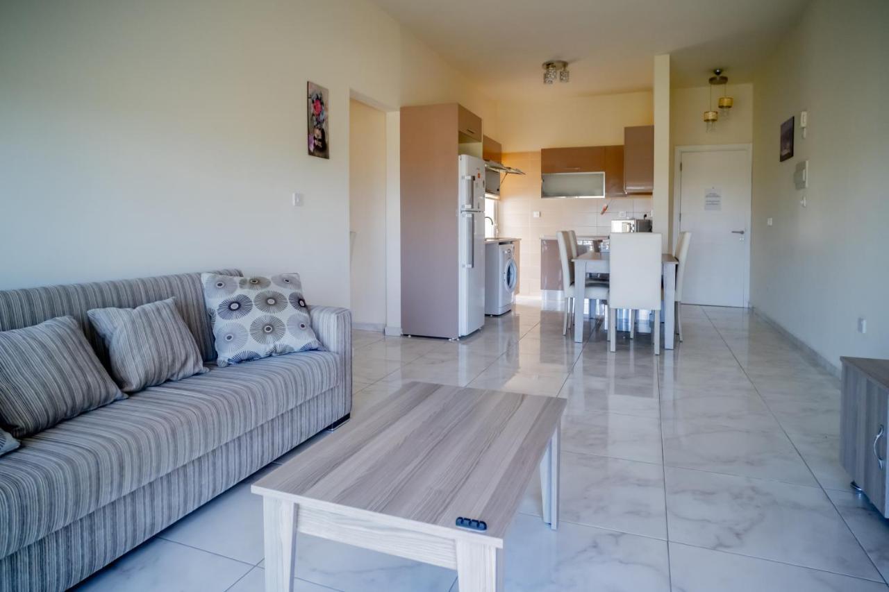 Spacious Two-Bedroom Apartment In Amazing Residence Escape Homes Kerýnia Eksteriør bilde