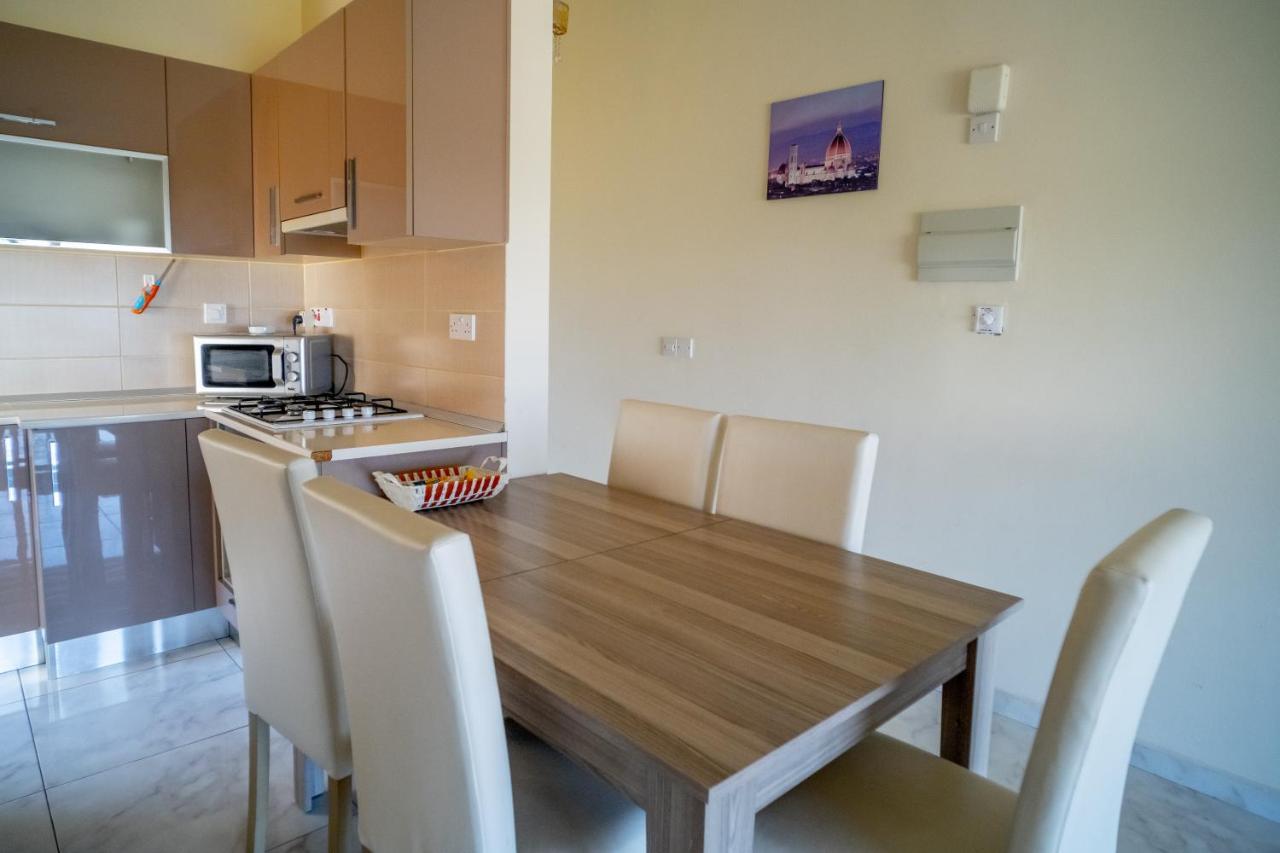 Spacious Two-Bedroom Apartment In Amazing Residence Escape Homes Kerýnia Eksteriør bilde