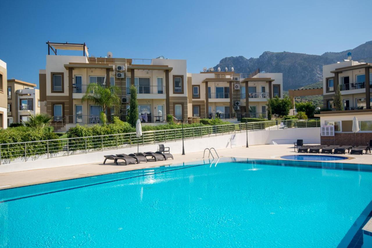 Spacious Two-Bedroom Apartment In Amazing Residence Escape Homes Kerýnia Eksteriør bilde